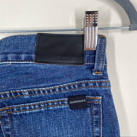 Quiksilver Straight Fit Demin Jeans (25) - Picture 9 of 14